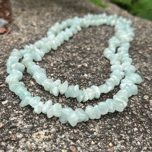 Aventurine Stone Long Strand Opera Style Vintage Necklace - Picture 2 of 6